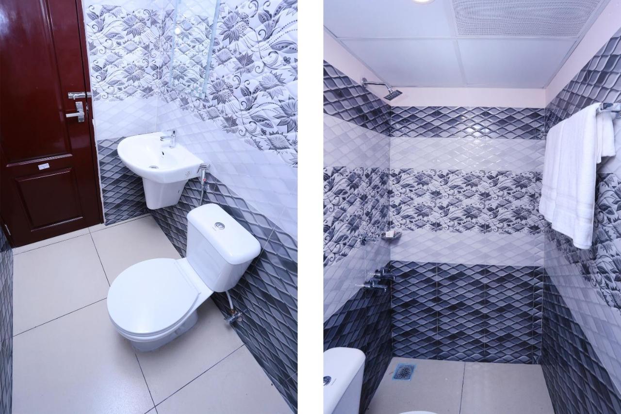 Oyo 13577 Tkr Metro Residency Hotell Kochi Exteriör bild